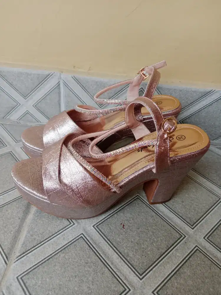 Spatu heals wanita original size 38