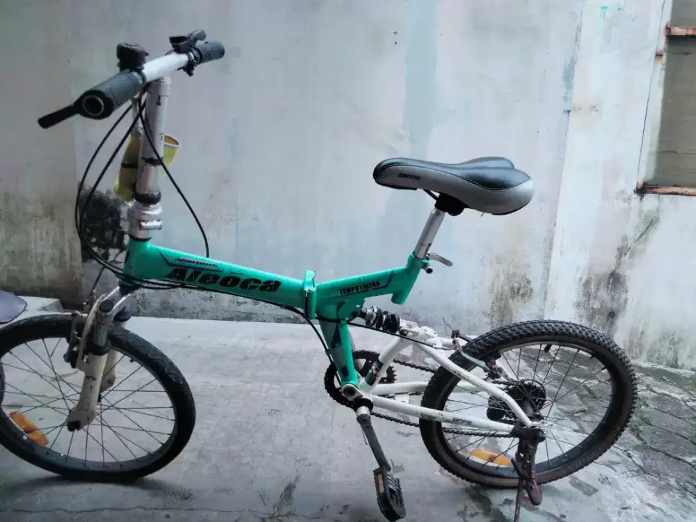Sepeda lipat Merk aleoca tipe tempo libero ukuran 20 gir blkng 6
