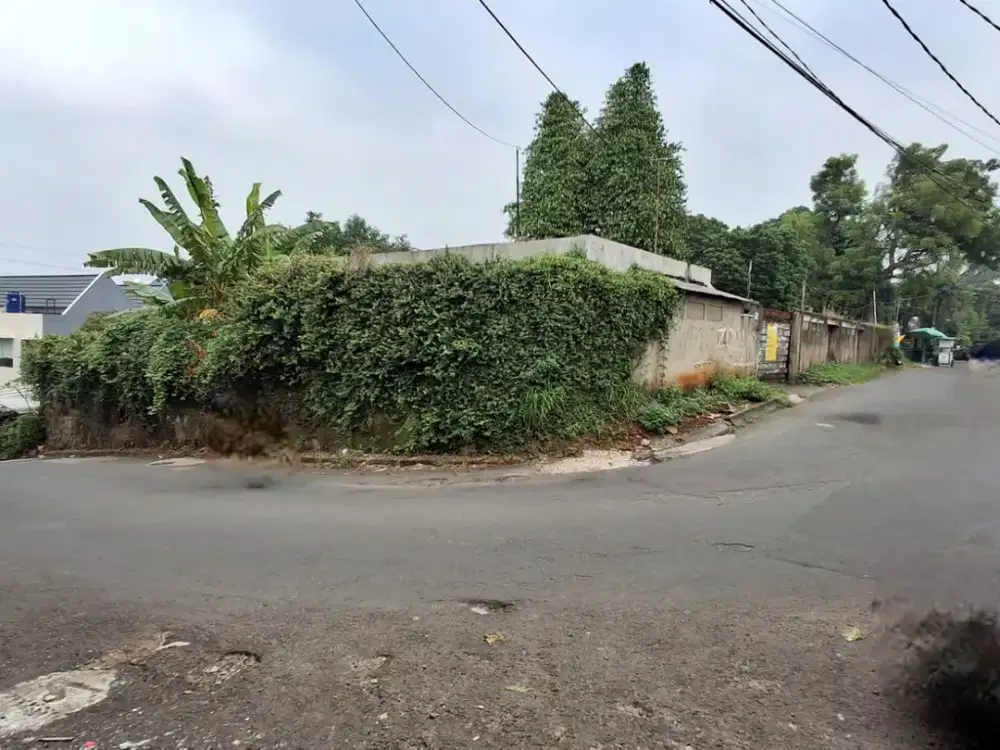 Kavling dan Rumah Tua di area Jl WR Supratman, Ciputat Timur, Tangerang Selatan.