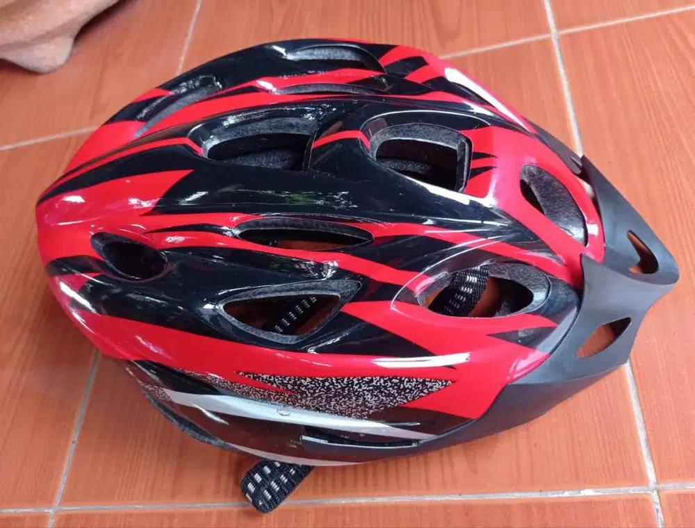 HELM SEPEDA GOWES