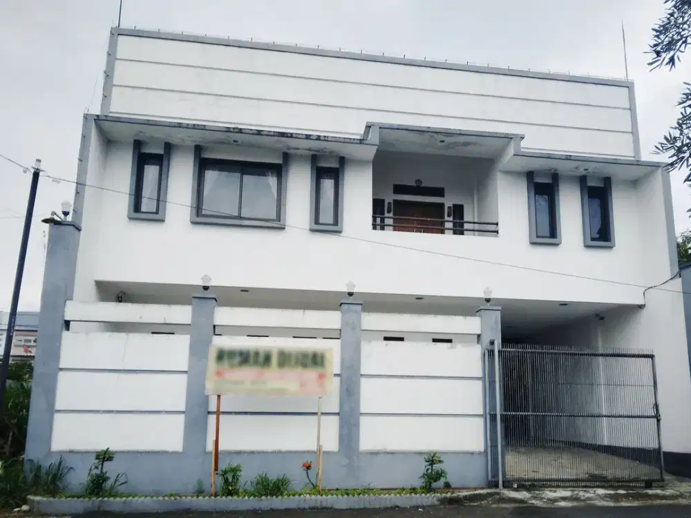 Rumah Kontemporer 2,5 Lantai Siap Huni di Pusat Kota Cianjur