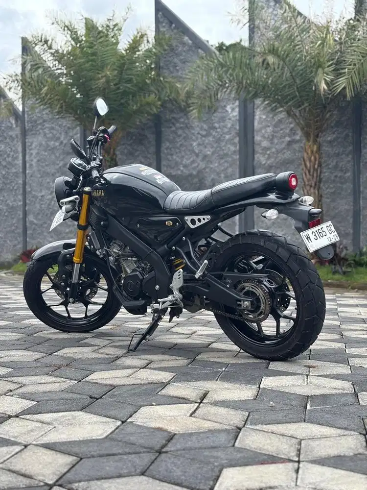 Yamaha XSR 155 VVa 2024 Hitam Metalik Koko Motor