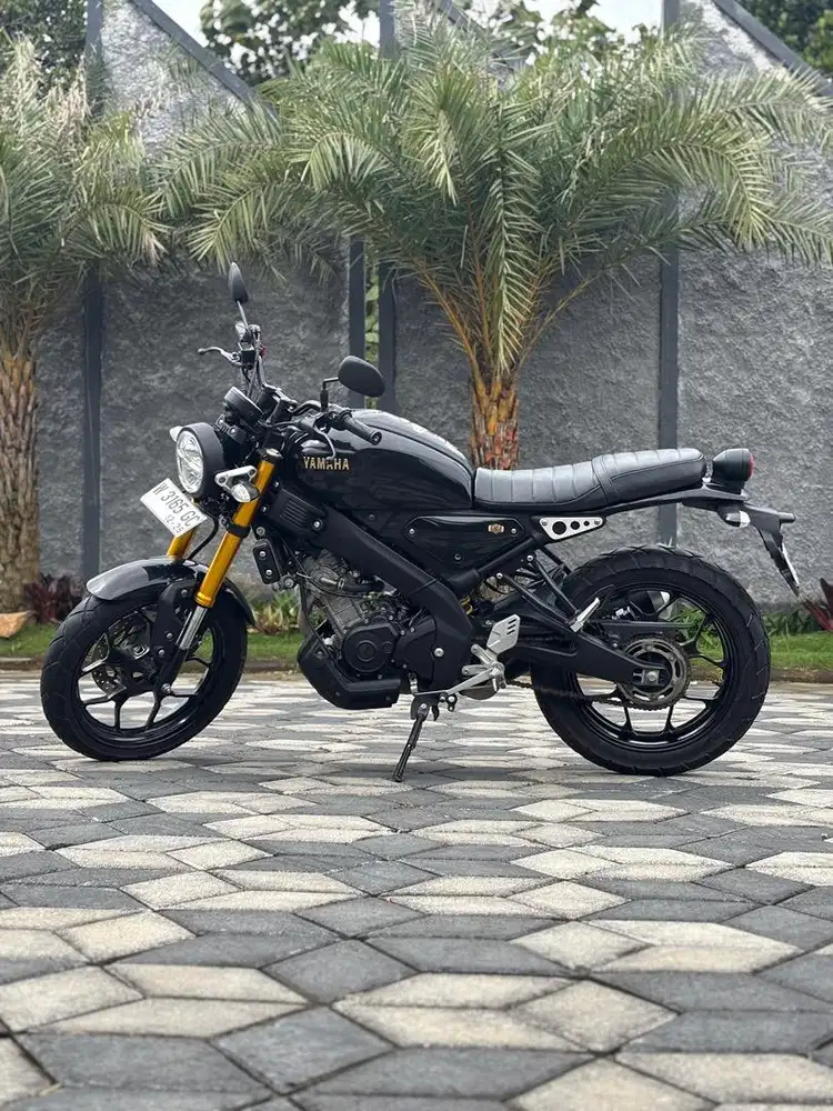 Yamaha XSR 155 VVa 2024 Hitam Metalik Koko Motor