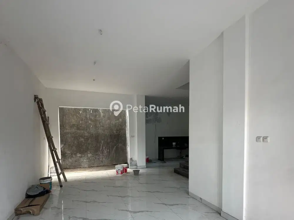 DIJUAL RUMAH ELITE JALAN PENDIDIKAN KOMPLEK CEMARA PARK PALACE - DAERAH KRAKATAU - CEMARA - METAL (lindawati)