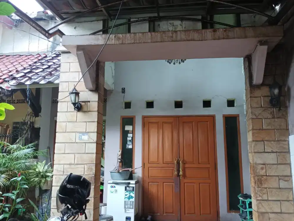 Dijual Cepat Rumah  di Jl cempaka putih  Jakarta Pusat Siap Huni