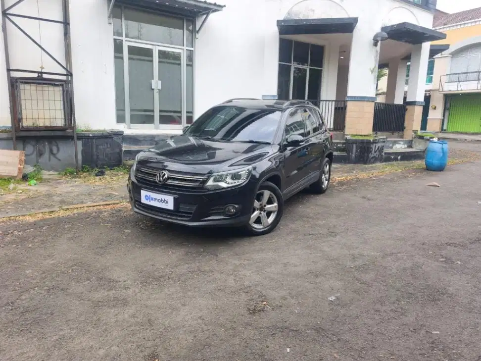 KM Rendah - Volkswagen Tiguan 1.4 Bensin A/T 2015 HITAM