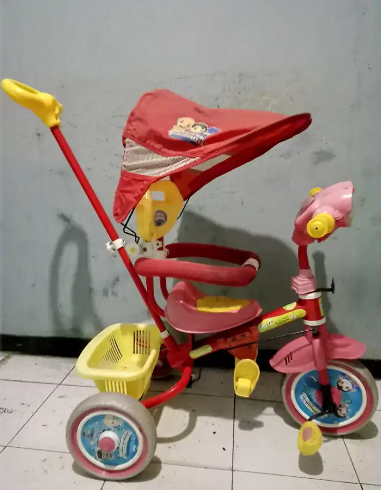 Dijual sepeda roda tiga FAMILY anak msih bgus batangan besi keker aman