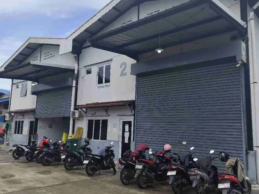 DISEWAKAN 2 Gudang Gandeng Plong Dekat Gading Serpong – Bebas Banjir