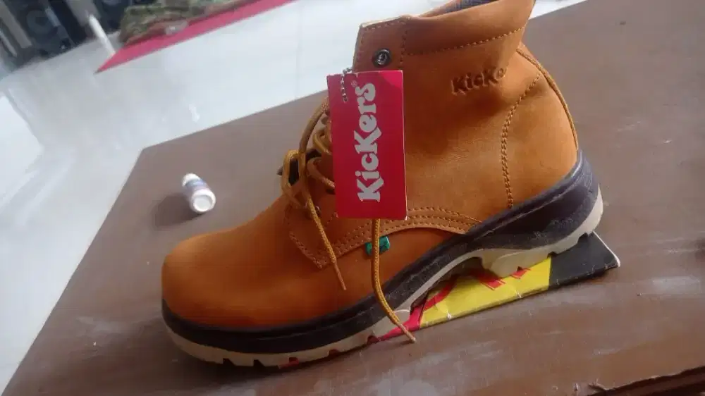 Jual sepatu boots knickers baru