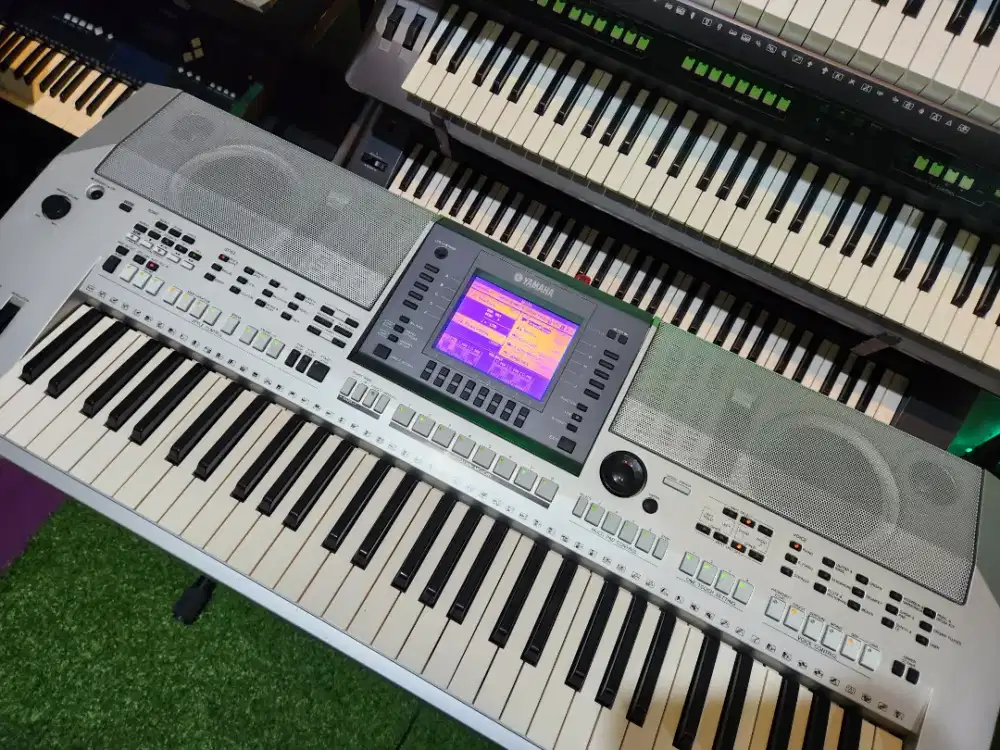 Yamaha psr s700