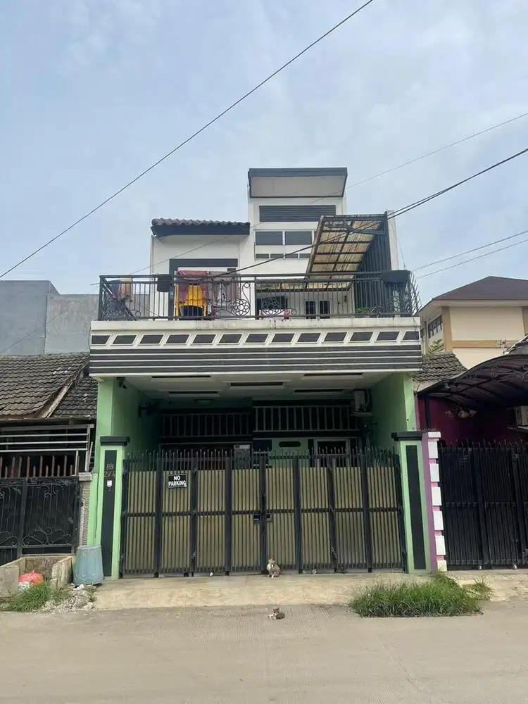DI JUAL RUMAH PINGGIR JALAN BESAR DEKAT GADING SERPONG