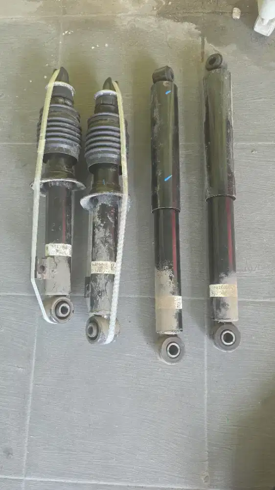 Shok depan belakang pajero dakar 2024