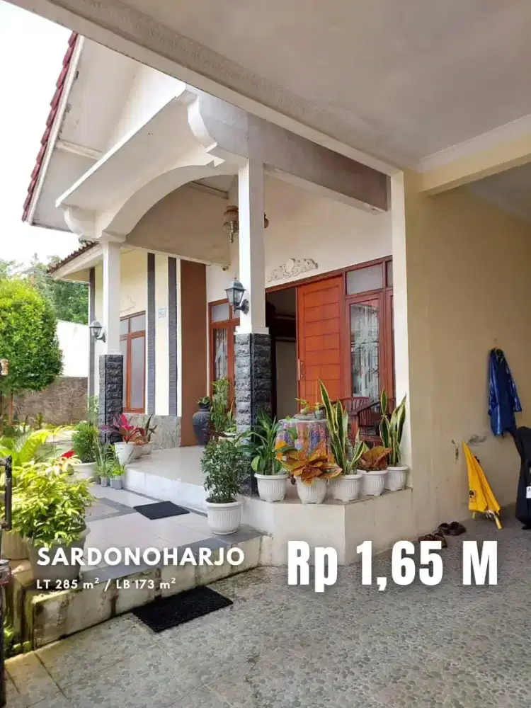 Dijual Rumah Hook Luas dekat Kampus UII Jalan Kaliurang