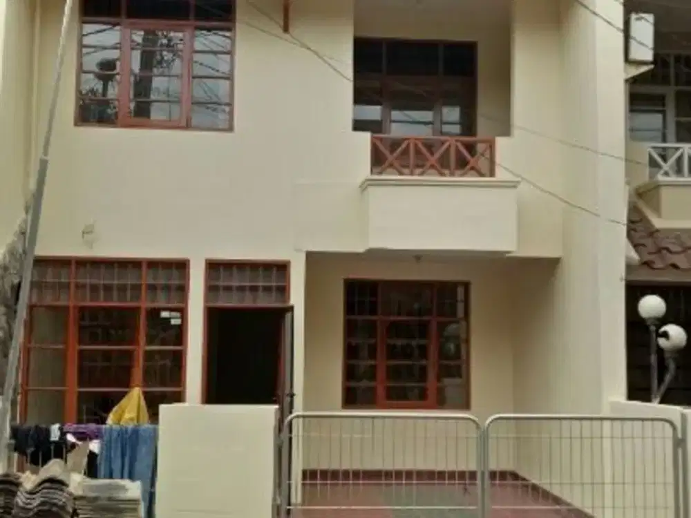 Dijual Rumah Rapih 2 1/2 Lantai Di Pondok Mitra Lestari Kranji Bekasi Siap Huni