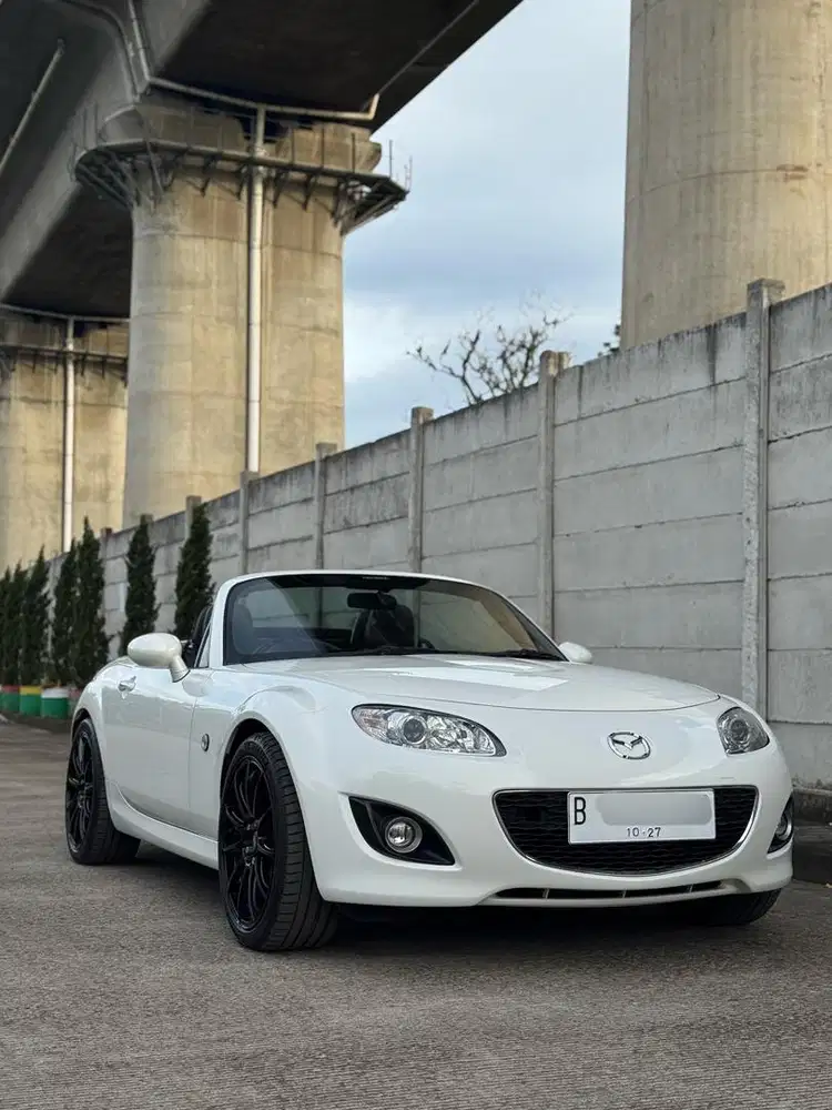 Mazda miata mx5 low km