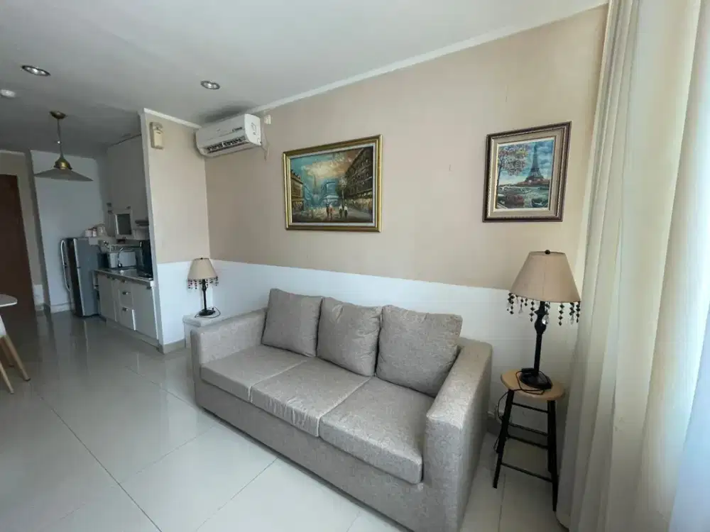 Sahid Sudirman Residence 2 Kamar Tidur Fully Furnished Dijual Murah – Owner Pindah ke Luar Negeri