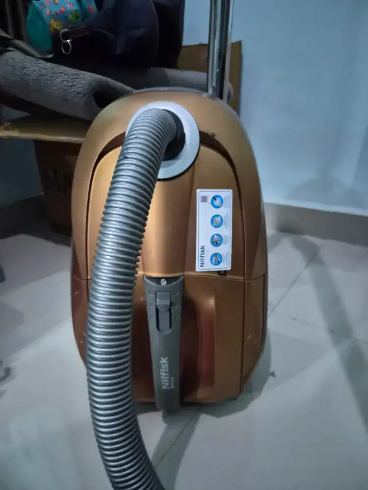 VACUM CLEANER NILFISK BRAVO