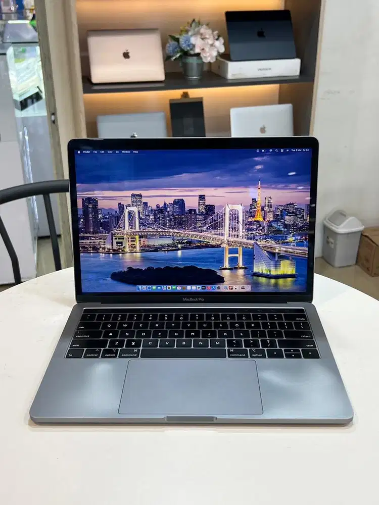 MacBook Pro 2019 i7 16/512GB