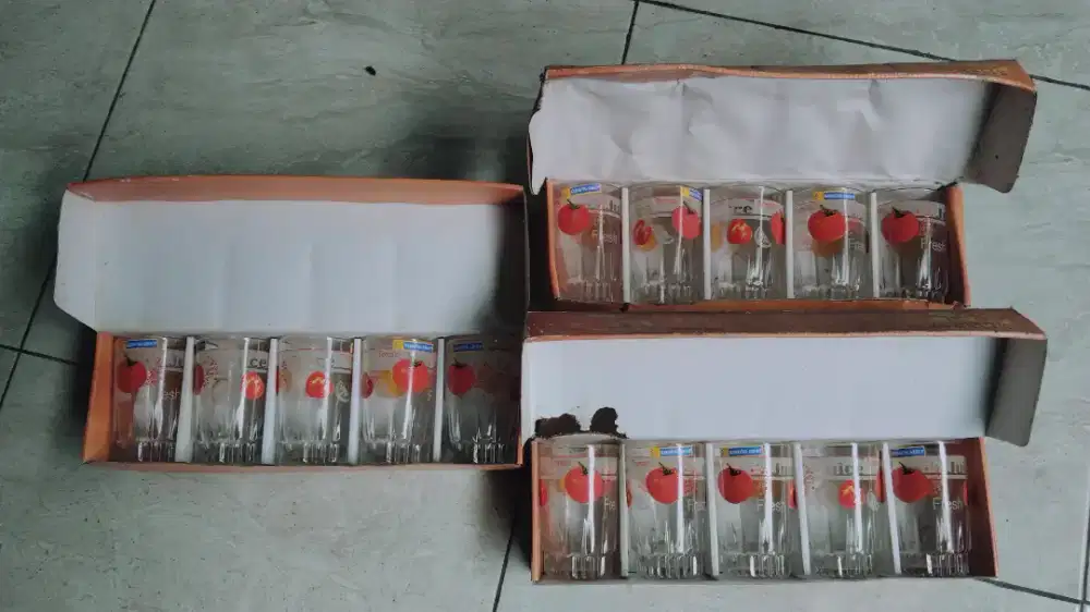 Gelas Unik Kondisi Bagus