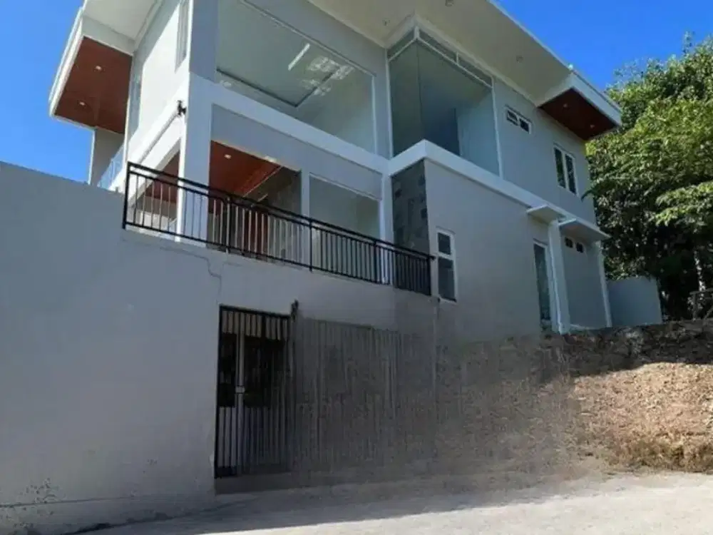 RUMAH CANTIK TERAWAT LINGKUNGAN ASRI DI UNGASAN BADUNG