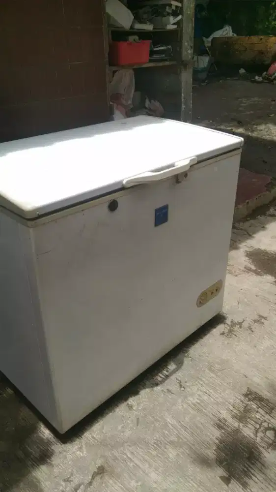 Freezer 200 liter SHARP
