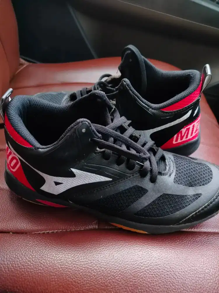 Sepatu Mizuno size 43
