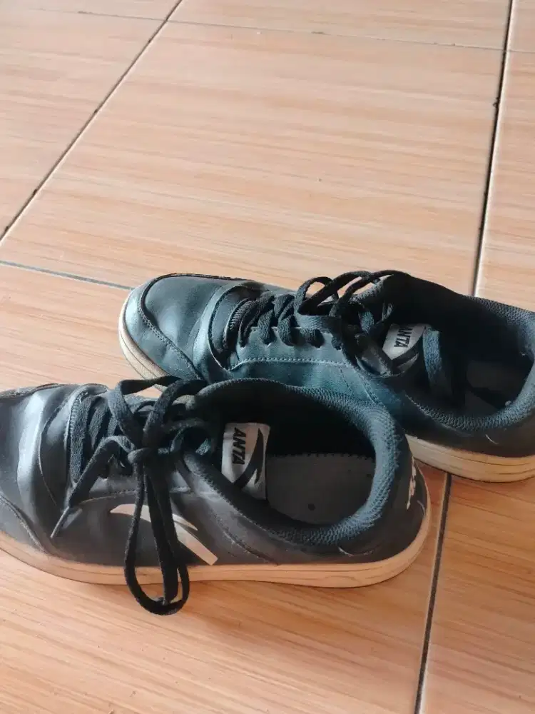 Sepatu anta 41-42 masih bagus