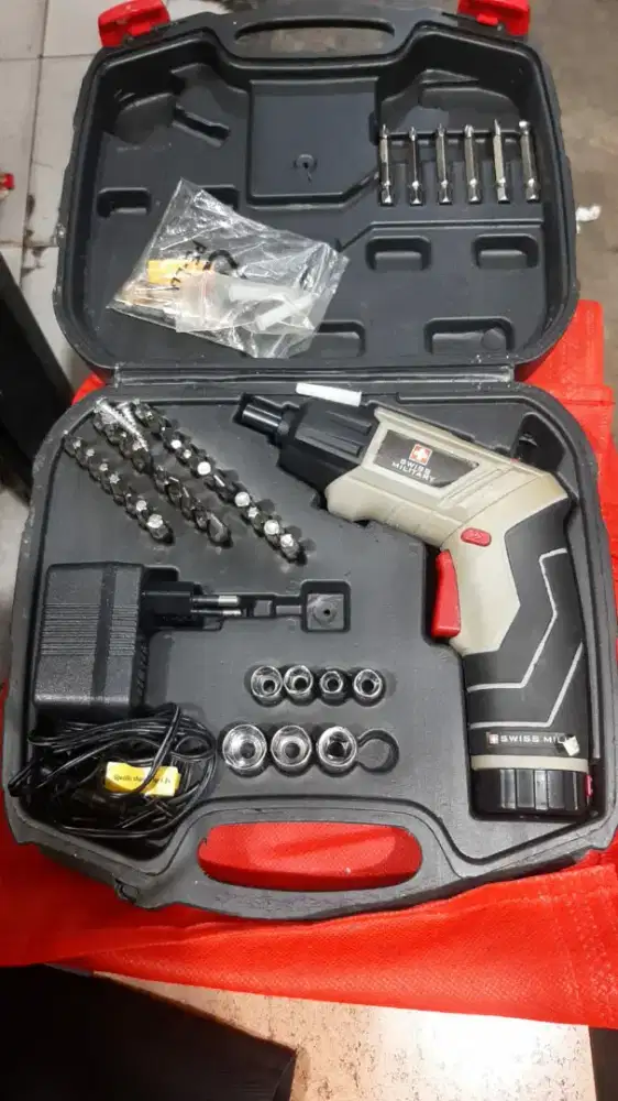 Mini cordless screwdriver swiss military