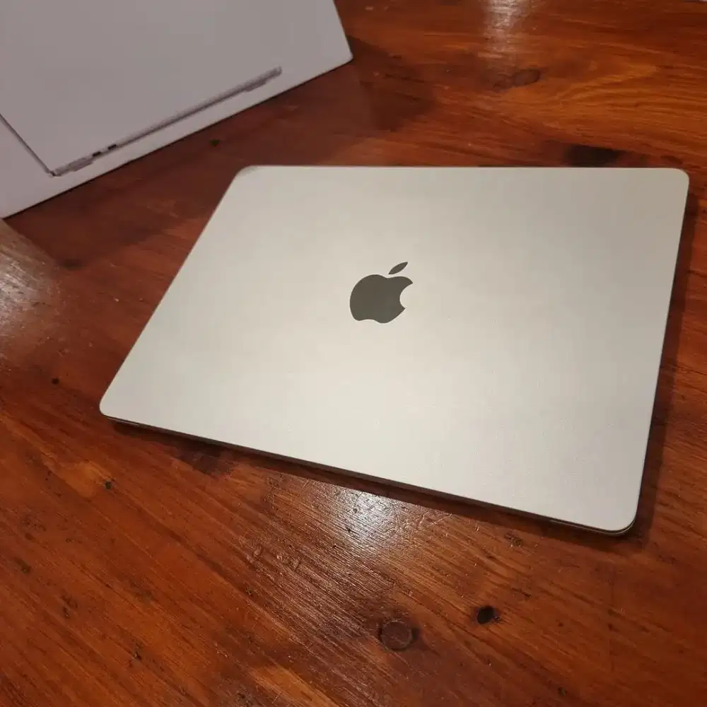 Macbook Air 2022  M2 Ram 8GB ssd 512GB fulsett