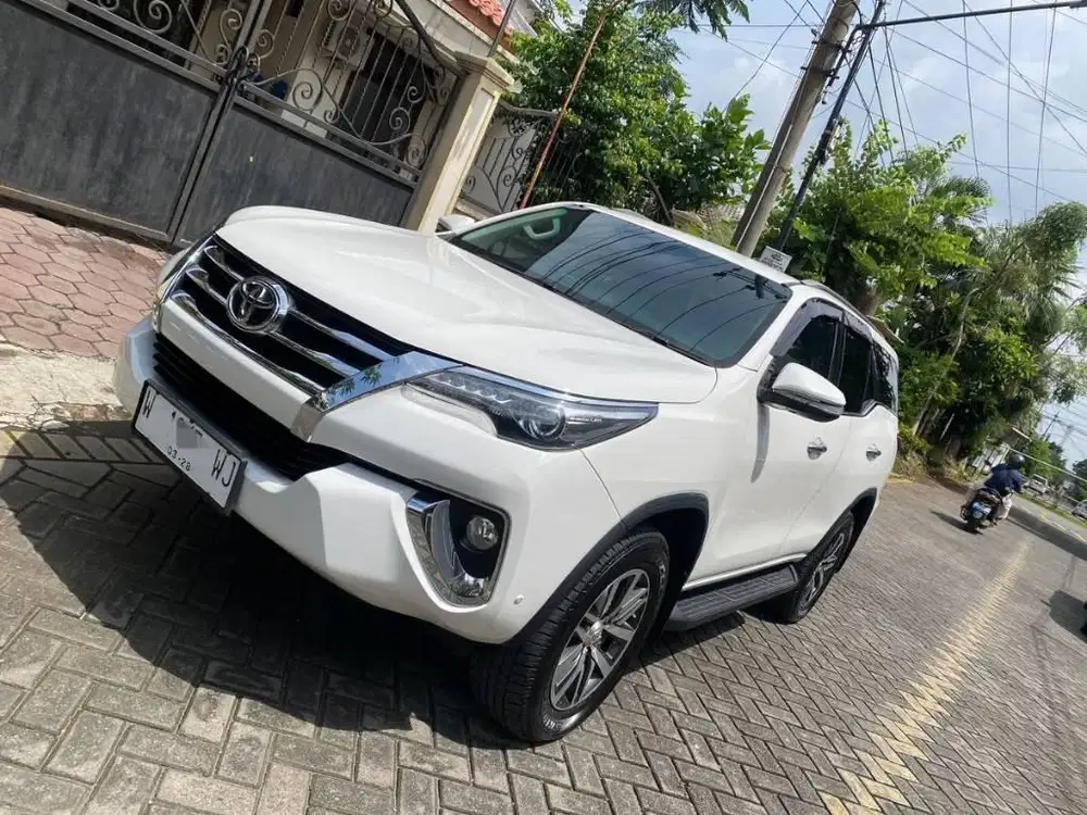Toyota Fortuner  VRZ 2.4 Diesel Matic/At 2016 pajak Baru Dan Terawat