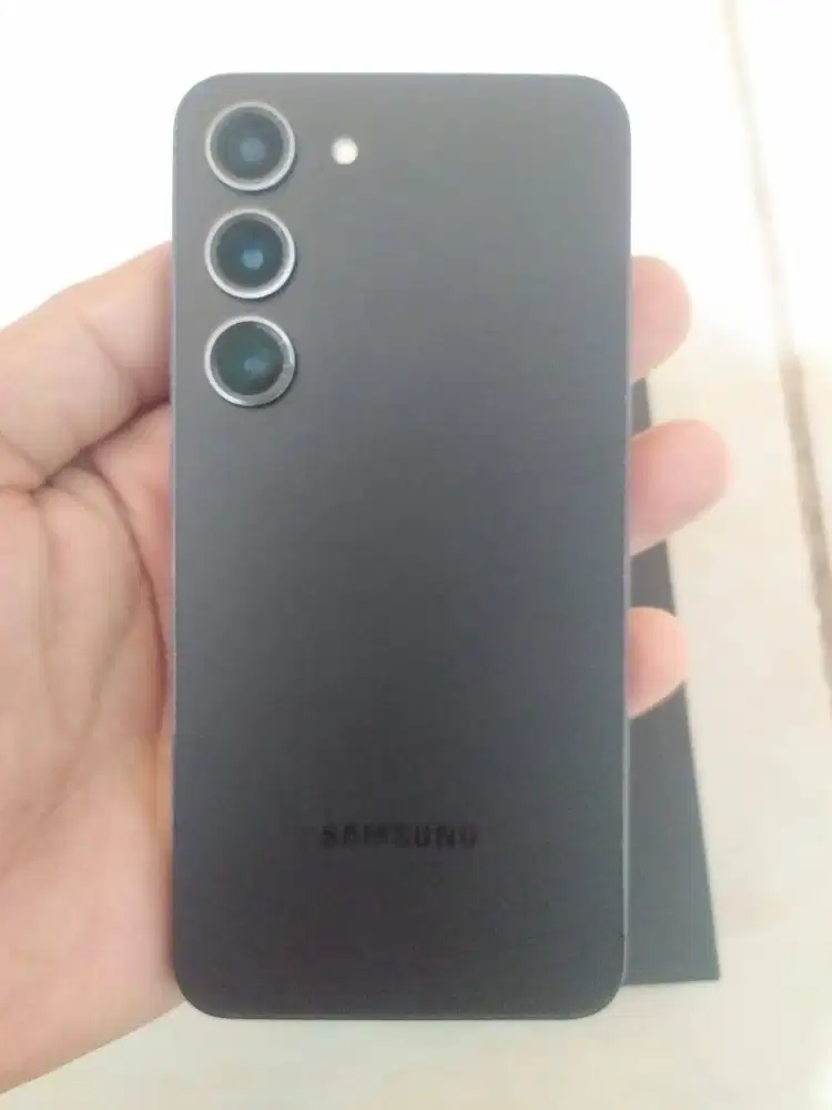 Samsung s 23 basic 8/256 kondisi mulus cek sepuasnya jamin aman