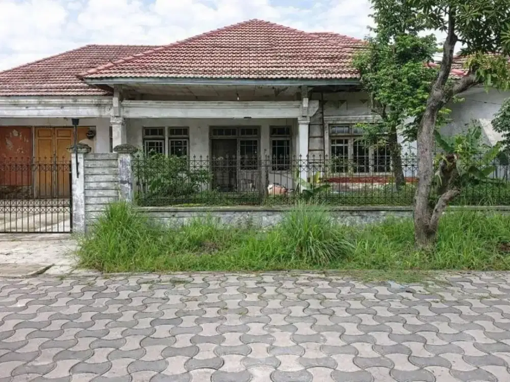 Rumah Manyar Indah Hitung Tanah Row jalan 3 mobil