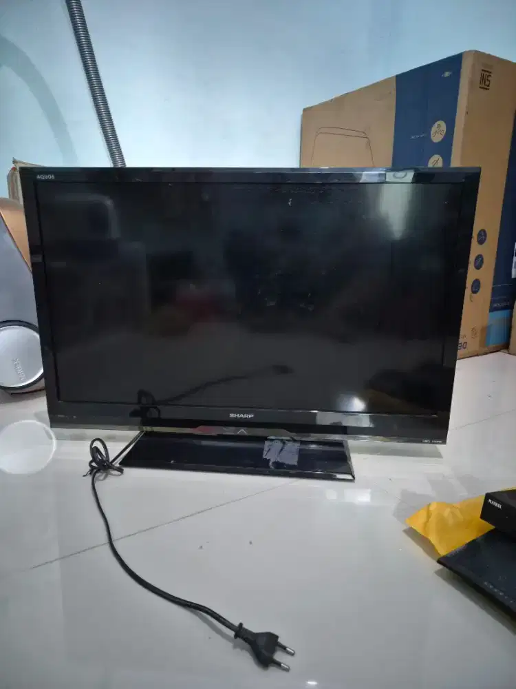 TV Merk Sharp 32 Inc