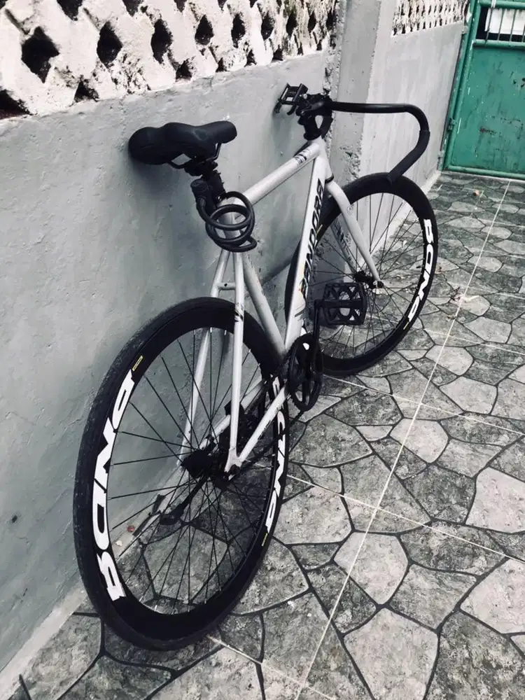 SEPEDA FIXIE BEKAS MERK PANDORA