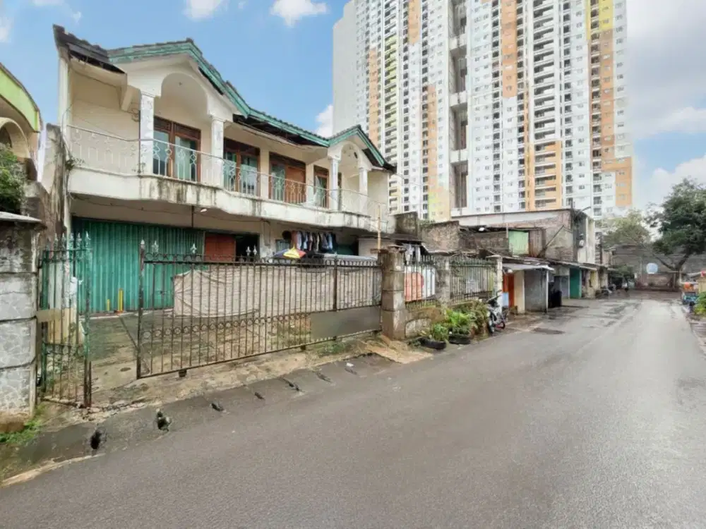 Rumah Ex Gudang, Akses Jalan 2 Mobil di Setiabudi !