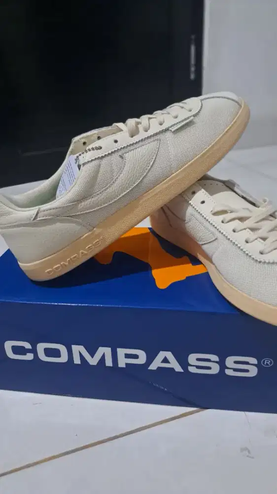 Sepatu Compass Tribune White Green