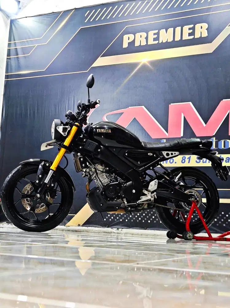 Yamaha XSR 155 VVA TH 2024 gas riding