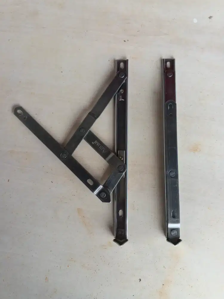 Engsel jendela casemant 10