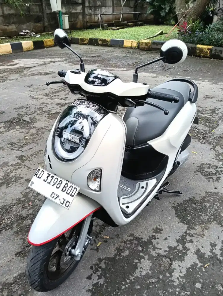 Scopy prestice putih 2025