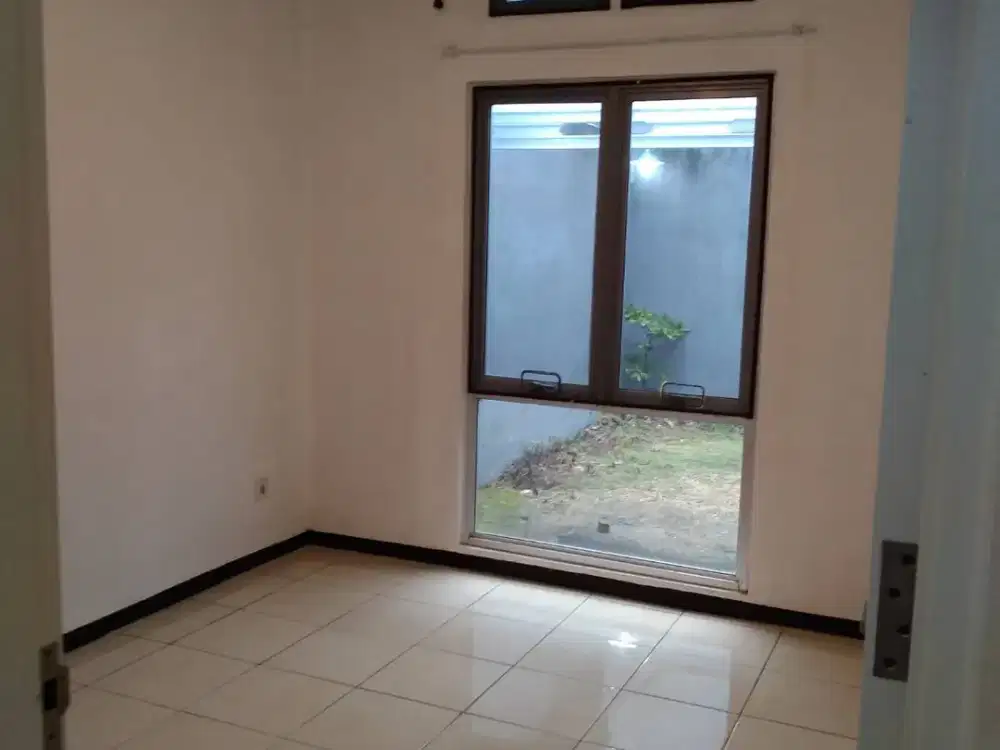 Disewakan Rumah di Kota Baru Parahyangan