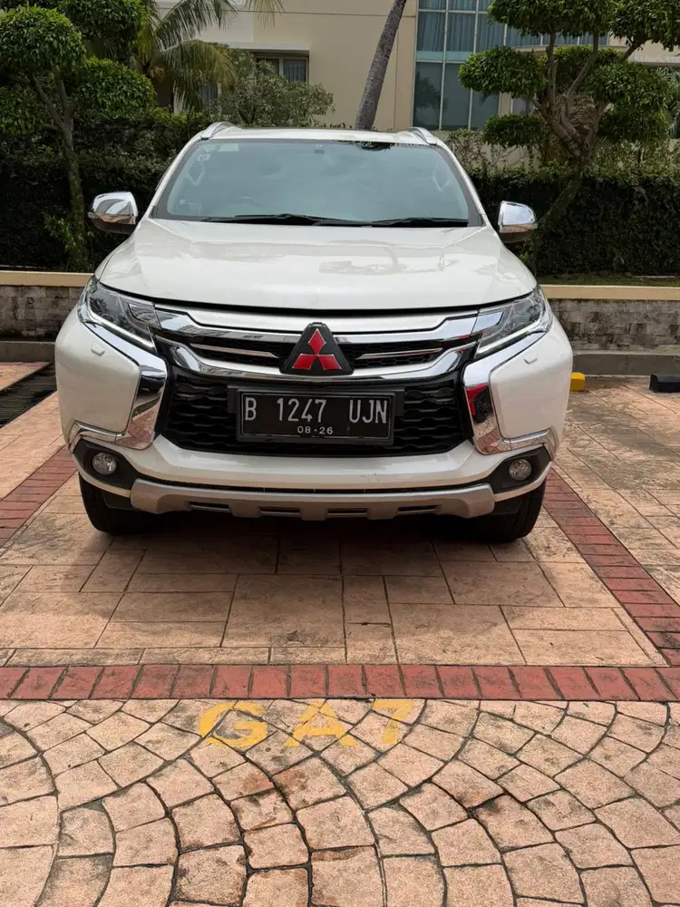 Pajero Dakar 4x2 disel  matic tahun 2016 warna putih