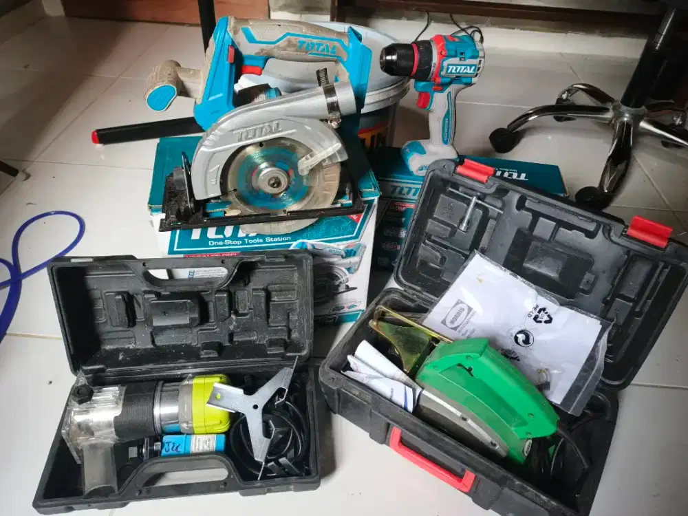Sepaket bor cordless, circular saw baterai, trimmer, mesin ketam