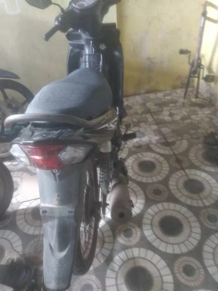 Jual Vega ZR 2009 kelengkapan surat surat,blm rembes ban tebal