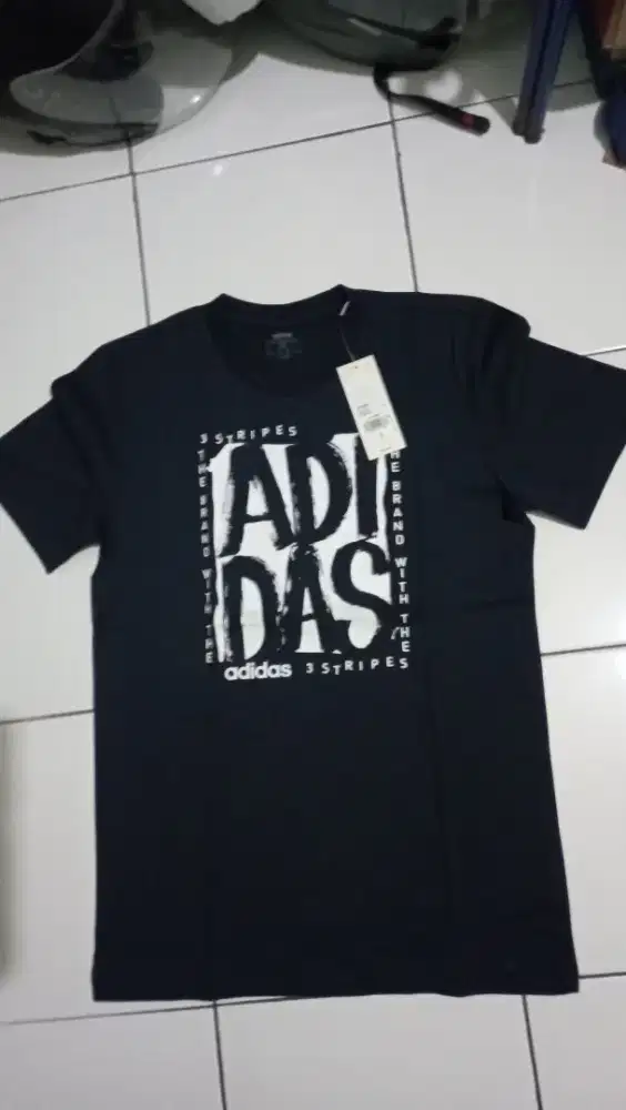 Adidas size m,LD:50cm,kondisi baru,jual 150k