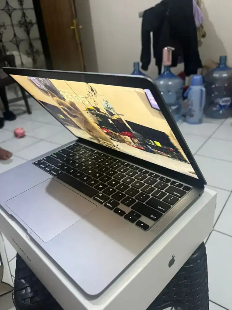 Macbook air M1 masih garansi
