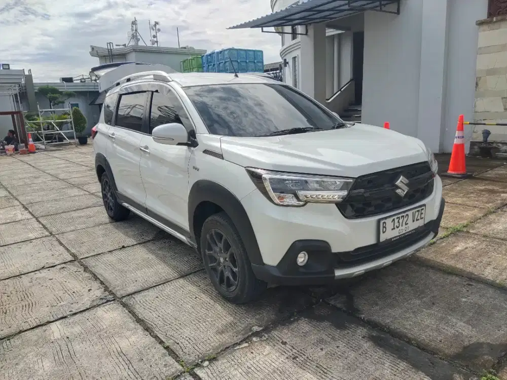 XL 7 Beta Hybrid 2024 matic putih 2023 bagus 2022 Terawat top