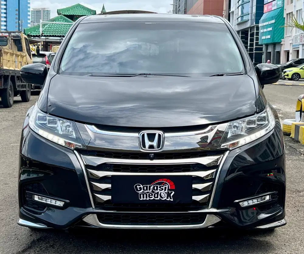 Honda Odyssey Prestige 2019 Antik Low KM Murah Bekas Hitam Genap Top