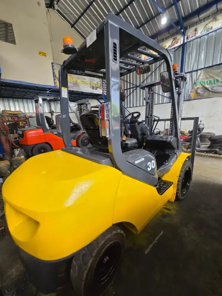 Forklift Komatsu 3 Ton,Matic,Tiang 3 Meter,FD30-17,Tahun 2018