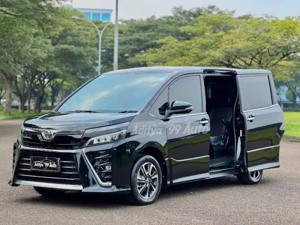 CASH CREDIT TERMURAH! TOYOTA VOXY 2.0 2019/2018 AT GAS FULL GARANSI