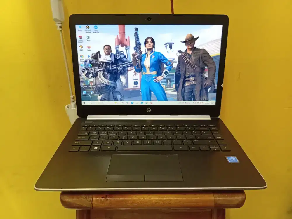 JUAL LAPTOP HP 14-ck0011TU/INTEL CELERON N4000/ RAM 4GB/ SSD 128GB.